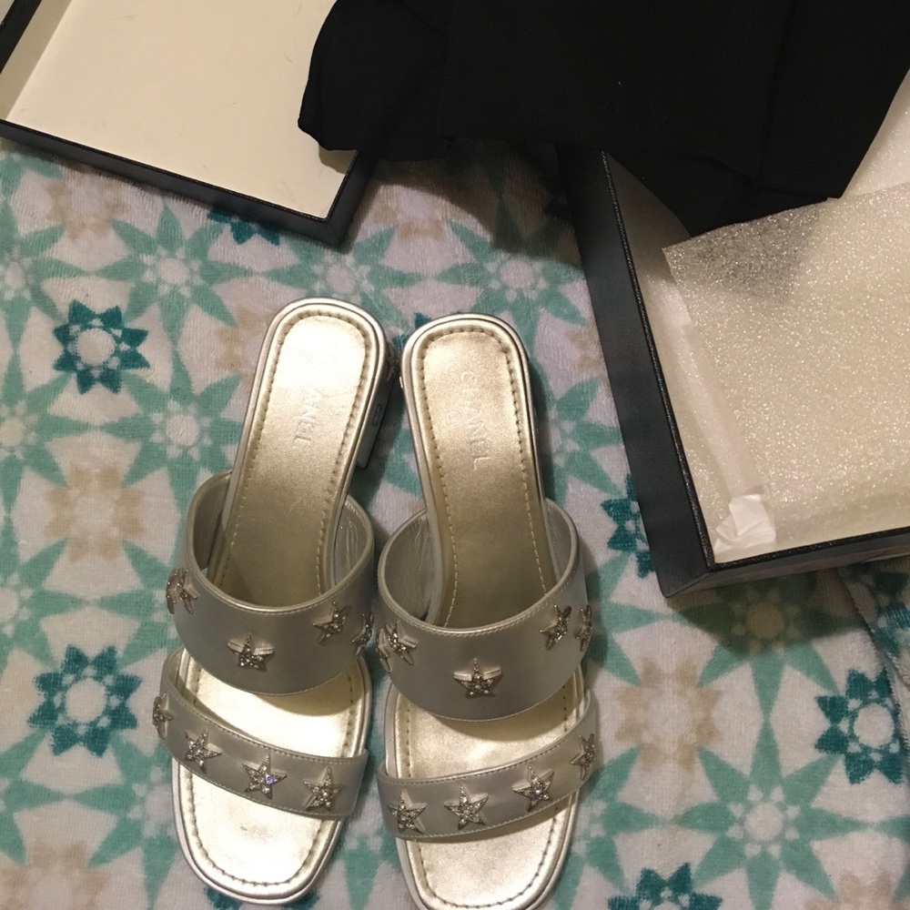 Chanel slides